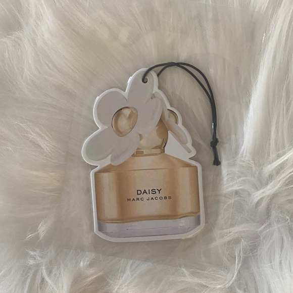inspired Accessories - Hanging car  Air Freshener - White & Gold new sealed in plastic